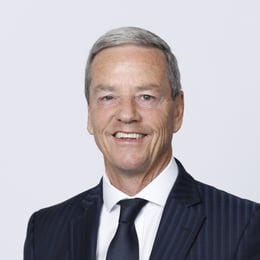 Andrew Bayly official headshot 2023 Cropped