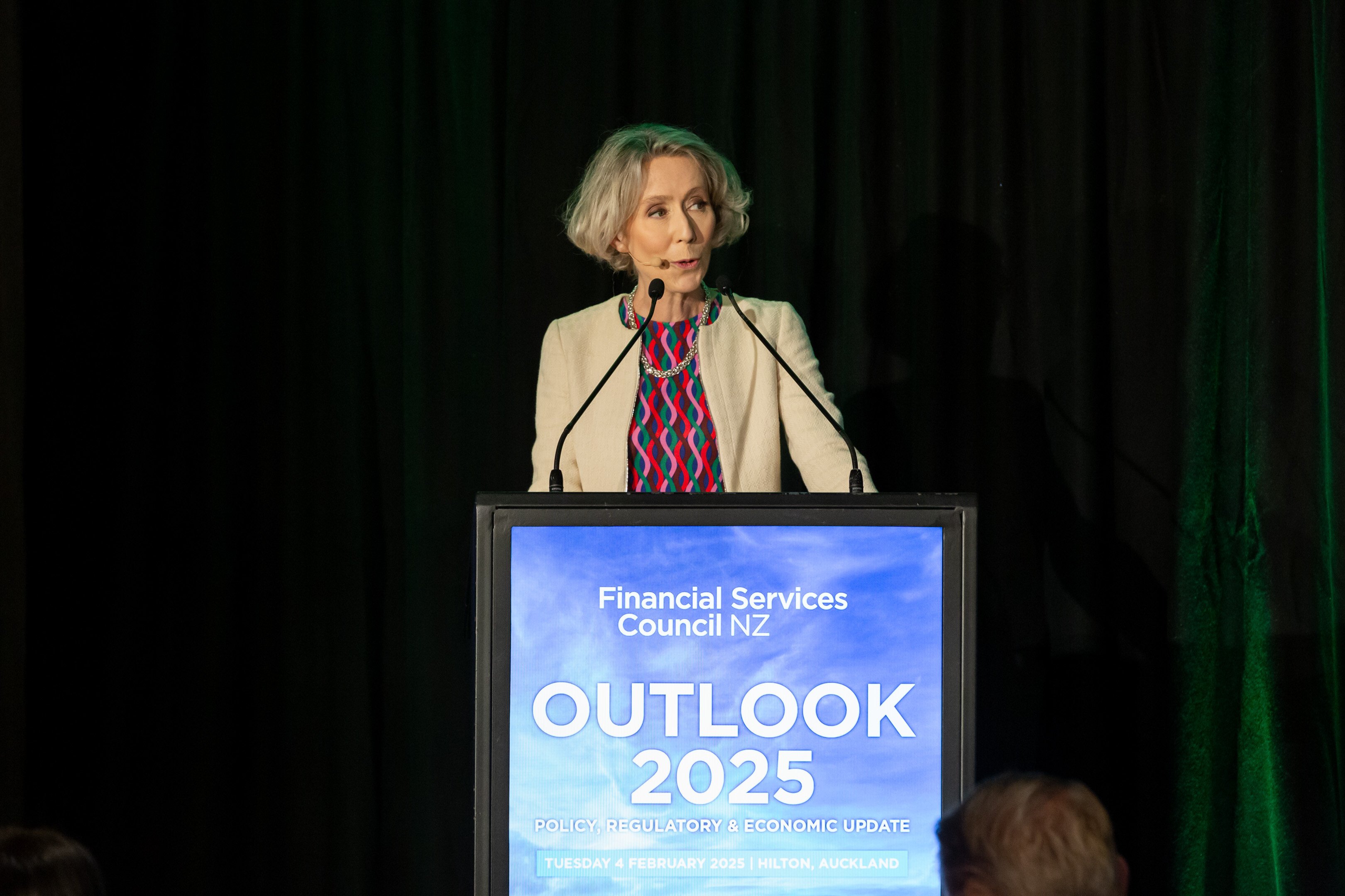 OUT LOOK 2025 127